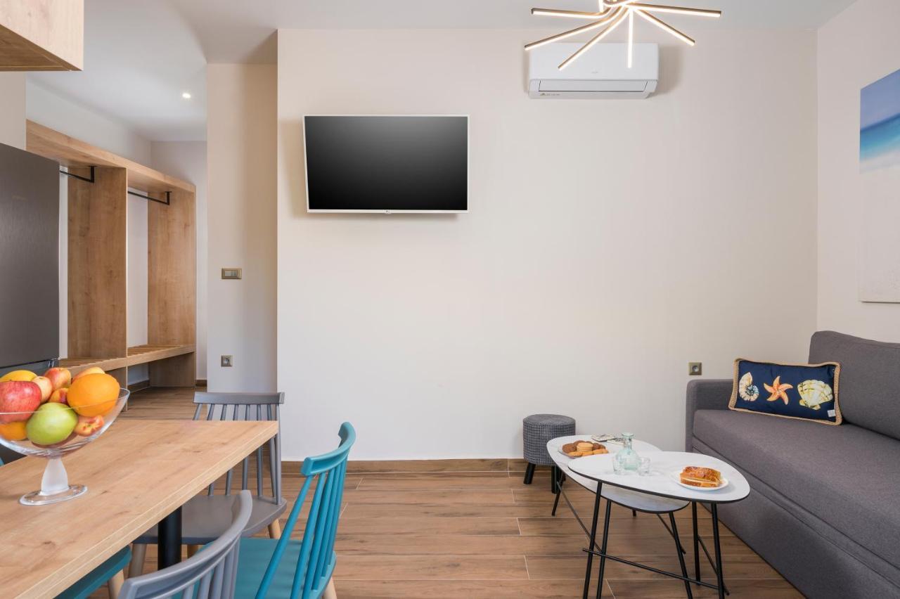 Aequor Luxury Rooms & Apartments Kato Daratso Bagian luar foto