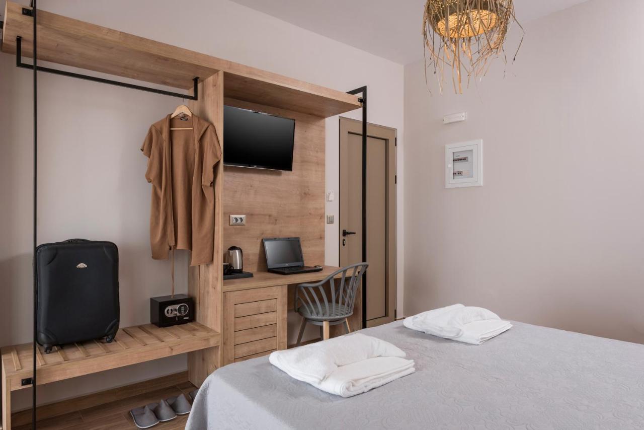 Aequor Luxury Rooms & Apartments Kato Daratso Bagian luar foto