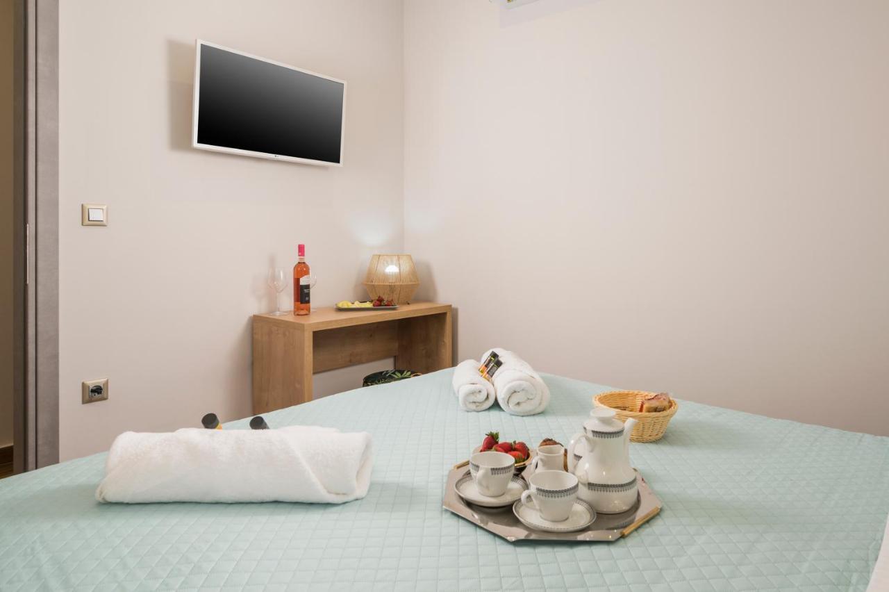 Aequor Luxury Rooms & Apartments Kato Daratso Bagian luar foto
